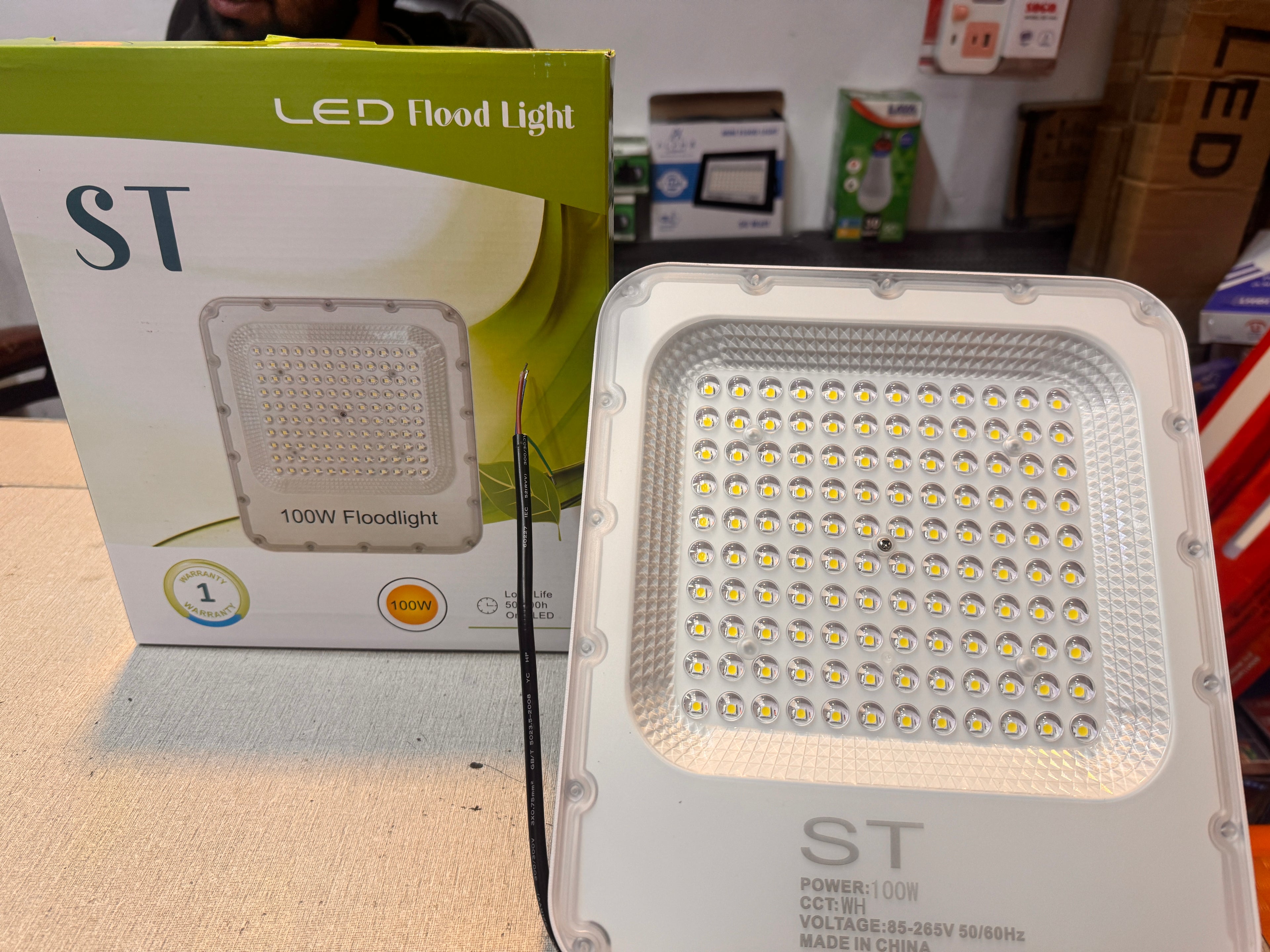 ST 100W LED Floodlight